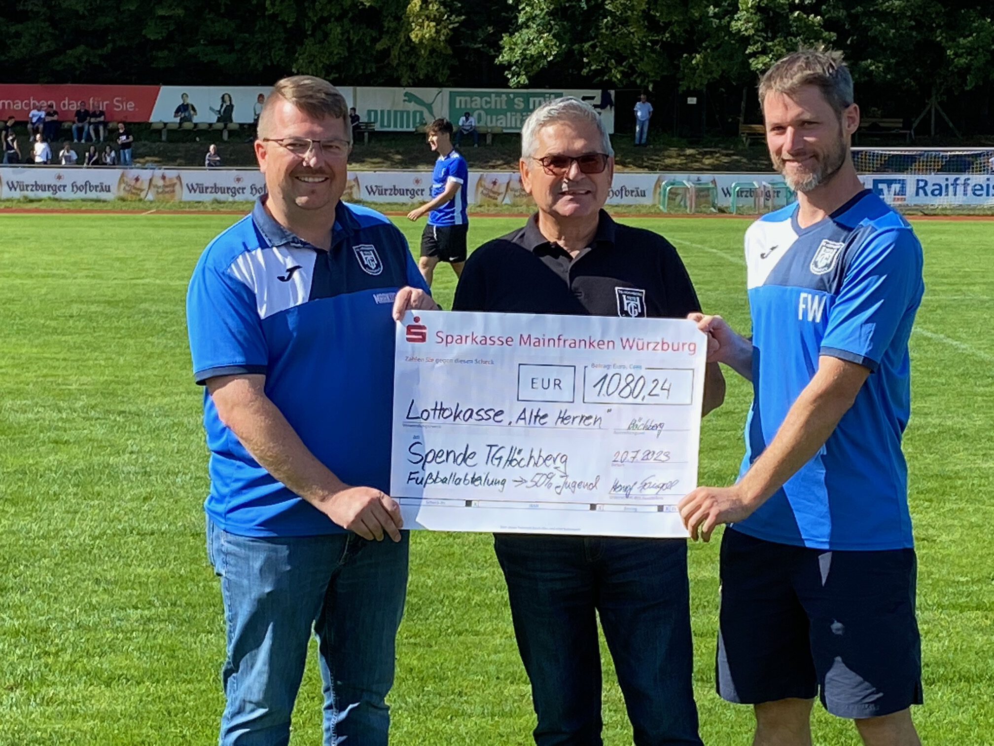 Spendenübergabe durch Lottokasse