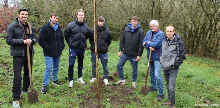 Baumpflanz-Challenge 2025: Für die TGH-Fußball – ein voller Erfolg!
