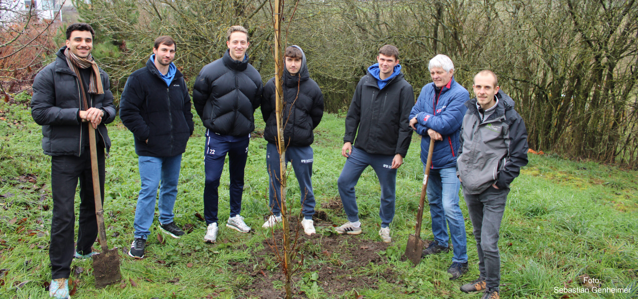 Baumpflanz-Challenge 2025: Für die TGH-Fußball – ein voller Erfolg!